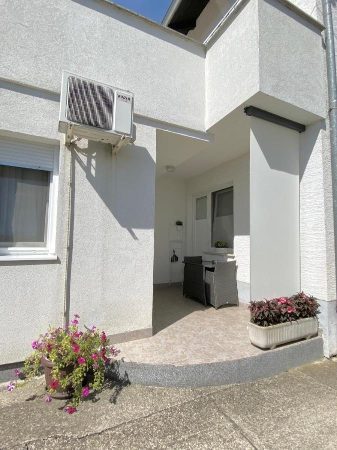 Apartman Lucija Gradici Exterior photo